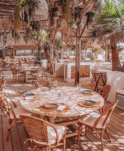 Shellona – Restaurant – Beach.